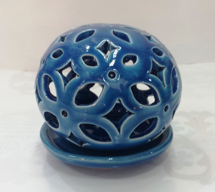 Porta candela traforato in ceramica di Vietri - immagine 2